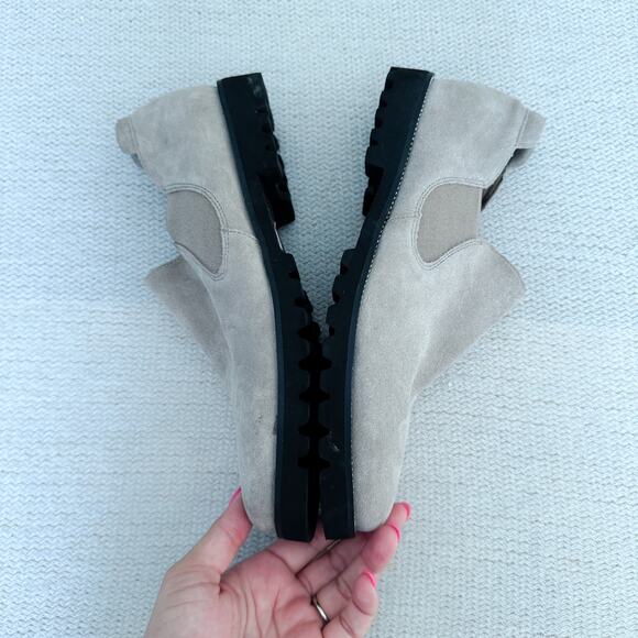 Blondo Grey Beige + Black Waterproof Suede Ankle Boot Size 10 - Picture 3 of 7